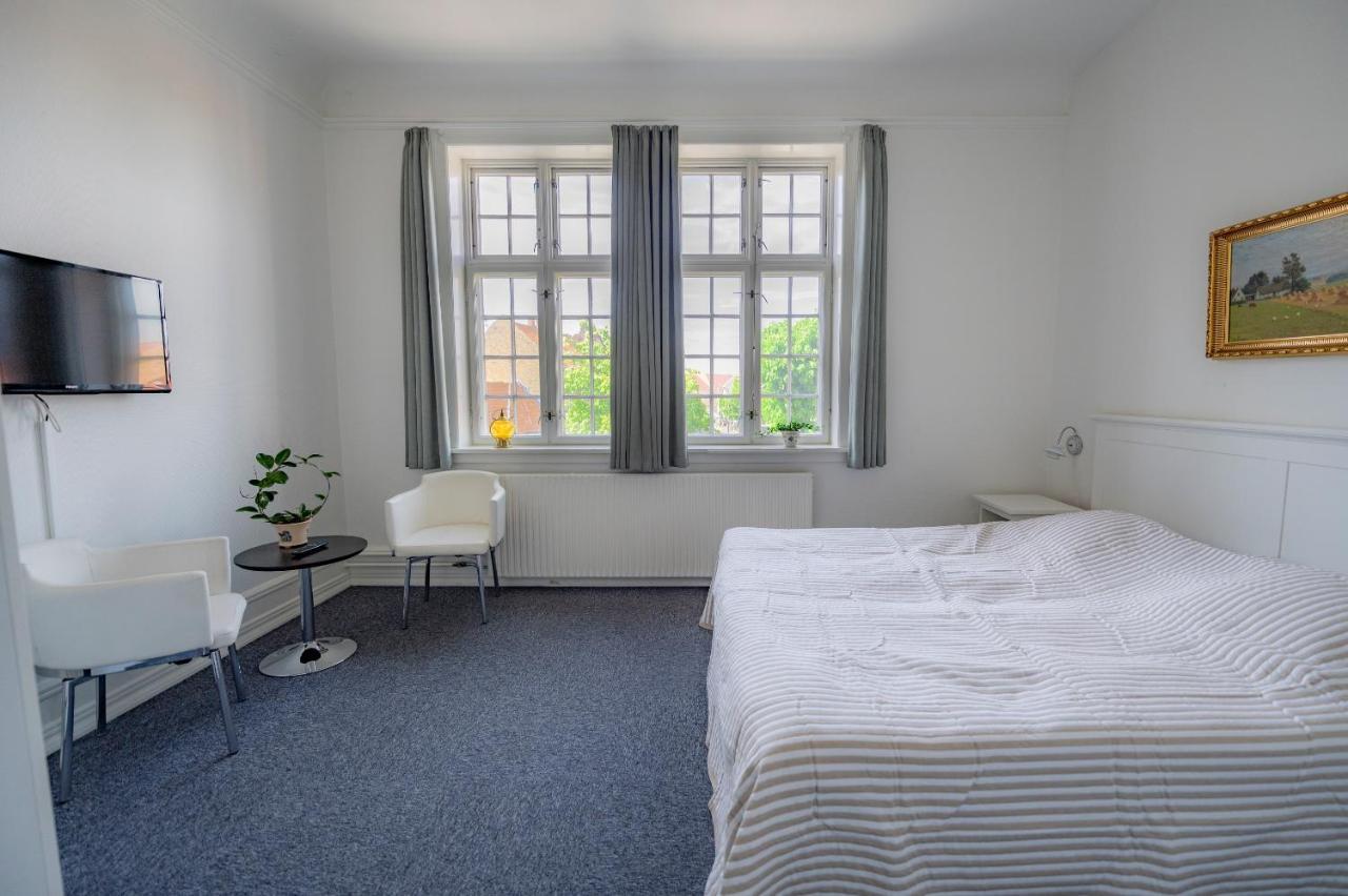 Det Gamle Posthus Hotel Ronne Exterior photo